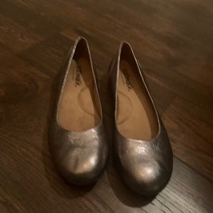 Softwalk Sonoma
Leather upper
Imported